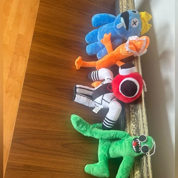 rainbow friends plushy’s set of 4 - Picture 3 of 3